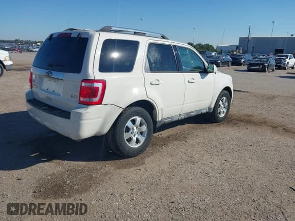 ✅ 2012 Ford Escape Limited • VIN: 1FMCU0EG1CKA91940 • Lot: 43602430. Wystawiony na IAAI z przebiegiem 109 837 mil. Bezpłatny archiwum sprzedaży aukcyjnych z USA i szczegółowy raport historii pojazdu na DreamBid. Zdjęcie 4.