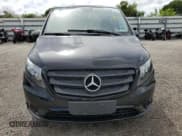✅ 2018 Mercedes-Benz Metris Passenger • VIN: WD4PG2EE9J3371237 • Lot: 65760743. Wystawiony na Copart z przebiegiem 156 385 mil. Bezpłatny archiwum sprzedaży aukcyjnych z USA i szczegółowy raport historii pojazdu na DreamBid. Zdjęcie 5.