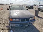 ✅ 1992 BMW 3 Series • VIN: WBACB4315NFF83785 • Лот: 91603705. Опубликован ранее на Copart с пробегом Не указан. Бесплатный доступ к архиву аукционных продаж из США и подробный отчёт об истории автомобиля на DreamBid. Изображение 5.