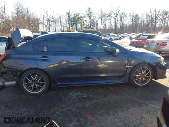 ✅ 2017 Subaru WRX STI Limited • VIN: JF1VA2Y65H9831501 • Lot: 43835453. Wystawiony na IAAI z przebiegiem 104 453 mil. Bezpłatny archiwum sprzedaży aukcyjnych z USA i szczegółowy raport historii pojazdu na DreamBid. Zdjęcie 13.