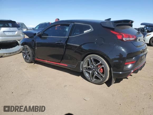 2021 Hyundai Veloster z VIN KMHT36AH0MU009139, wystawiony jako Copart lot #50110694 z przebiegiem Nie podano mil oraz Szkoda całkowita • Salvage title. Historia ofert i sprzedaży dostępna na DreamBid. Obrazek 2.