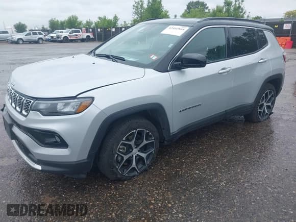 ✅ 2024 Jeep Compass Limited • VIN: 3C4NJDCNXRT134810 • Lot: 42402844. Wystawiony na IAAI z przebiegiem 30 482 mil. Bezpłatny archiwum sprzedaży aukcyjnych z USA i szczegółowy raport historii pojazdu na DreamBid. Zdjęcie 6.