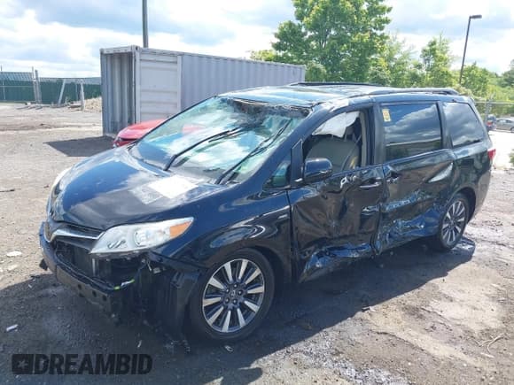 ✅ 2020 Toyota Sienna XLE • VIN: 5TDDZ3DC4LS232650 • Лот: 42332566. Опубликован ранее на IAAI с пробегом 141 971 миль. Бесплатный доступ к архиву аукционных продаж из США и подробный отчёт об истории автомобиля на DreamBid. Изображение 2.