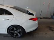 ✅ 2022 Mercedes-Benz CLA 250 • VIN: W1K5J4HB6NN301226 • Lot: 42659570. Wystawiony na IAAI z przebiegiem 31 367 mil. Bezpłatny archiwum sprzedaży aukcyjnych z USA i szczegółowy raport historii pojazdu na DreamBid. Zdjęcie 6.