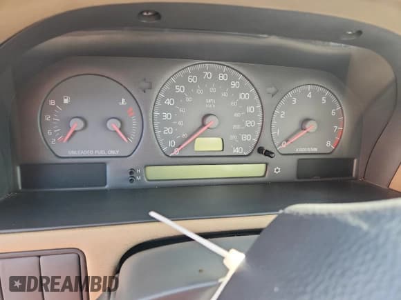 ✅ 1998 Volvo S70 • VIN: YV1LS5587W1489643 • Лот: 92950075. Опубликован ранее на Copart с пробегом Не указан. Бесплатный доступ к архиву аукционных продаж из США и подробный отчёт об истории автомобиля на DreamBid. Изображение 9.