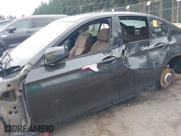 ✅ 2011 BMW 5 Series 550i xDrive • VIN: WBAFU9C52BC278410 • Лот: 43478972. Опубликован ранее на IAAI с пробегом Не указан. Бесплатный доступ к архиву аукционных продаж из США и подробный отчёт об истории автомобиля на DreamBid. Изображение 6.