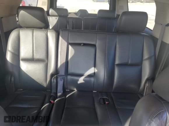 ✅ 2011 Chevrolet Suburban LT • VIN: 1GNSKJE35BR321467 • Lot: 92695585. Listed on Copart with 183,588 mi. Free auction sales archive from the USA and detailed vehicle history report at DreamBid. Image 10.