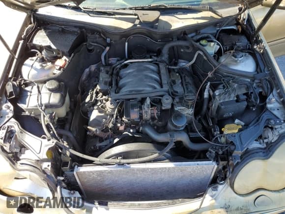 ✅ 2003 Mercedes-Benz C 320 • VIN: WDBRF84J73F362558 • Lot: 50038745. Wystawiony na Copart z przebiegiem 204 702 mil. Bezpłatny archiwum sprzedaży aukcyjnych z USA i szczegółowy raport historii pojazdu na DreamBid. Zdjęcie 11.