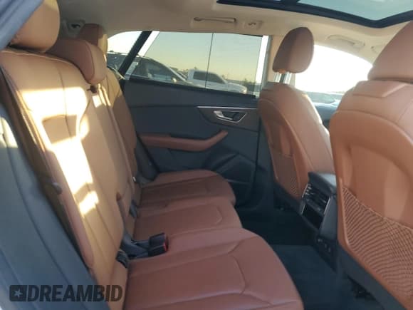 ✅ 2019 Audi Q8 Prestige • VIN: WA1CVBF18KD021940 • Lot: 42764285. Wystawiony na Copart z przebiegiem 66 927 mil. Bezpłatny archiwum sprzedaży aukcyjnych z USA i szczegółowy raport historii pojazdu na DreamBid. Zdjęcie 11.