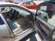 ✅ 1998 Lexus GS 300 • VIN: JT8BD68S0W0036106 • Lot: 42583423. Wystawiony na IAAI z przebiegiem 253 477 mil. Bezpłatny archiwum sprzedaży aukcyjnych z USA i szczegółowy raport historii pojazdu na DreamBid. Zdjęcie 5.