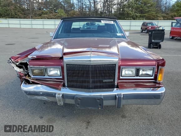✅ 1989 Lincoln Town Car • VIN: 1LNBM82F6KY740925 • Lot: 75393944. Wystawiony na Copart z przebiegiem 157 965 mil. Bezpłatny archiwum sprzedaży aukcyjnych z USA i szczegółowy raport historii pojazdu na DreamBid. Zdjęcie 5.