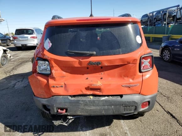 ✅ 2021 Jeep Renegade Trailhawk • VIN: ZACNJDC12MPM23397 • Lot: 90872135. Wystawiony na Copart z przebiegiem 40 524 mil. Bezpłatny archiwum sprzedaży aukcyjnych z USA i szczegółowy raport historii pojazdu na DreamBid. Zdjęcie 6.