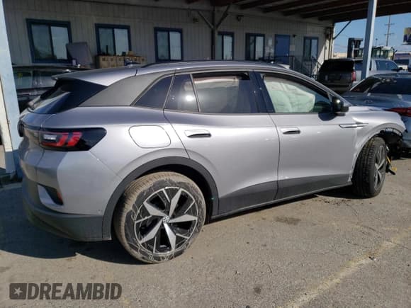 ✅ 2023 Volkswagen ID.4 Pro S • VIN: 1V2FMPE8XPC009091 • Лот: 45360613. Опубликован ранее на Copart с пробегом 2 299 миль. Бесплатный доступ к архиву аукционных продаж из США и подробный отчёт об истории автомобиля на DreamBid. Изображение 3.