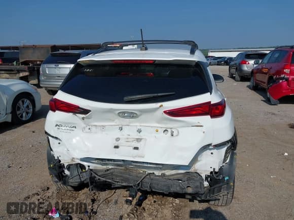 ✅ 2021 Hyundai Kona SEL • VIN: KM8K22AA9MU747774 • Lot: 42882006. Listed on IAAI with 79,336 mi. Free auction sales archive from the USA and detailed vehicle history report at DreamBid. Image 17.