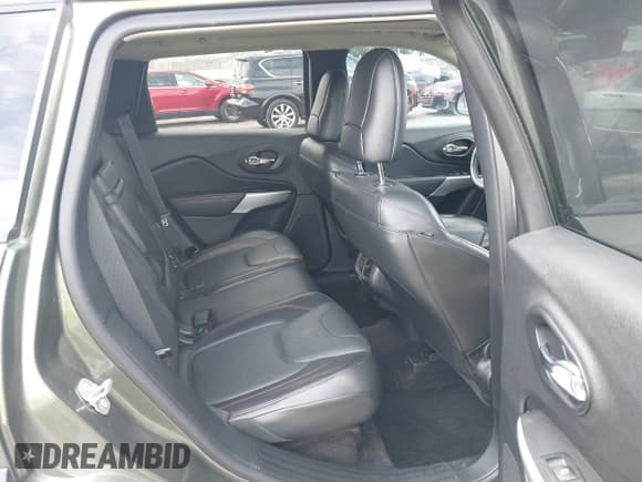 ✅ 2018 Jeep Cherokee Trailhawk • VIN: 1C4PJMBX2JD609467 • Lot: 42514088. Listed on IAAI with 135,139 mi. Free auction sales archive from the USA and detailed vehicle history report at DreamBid. Image 8.