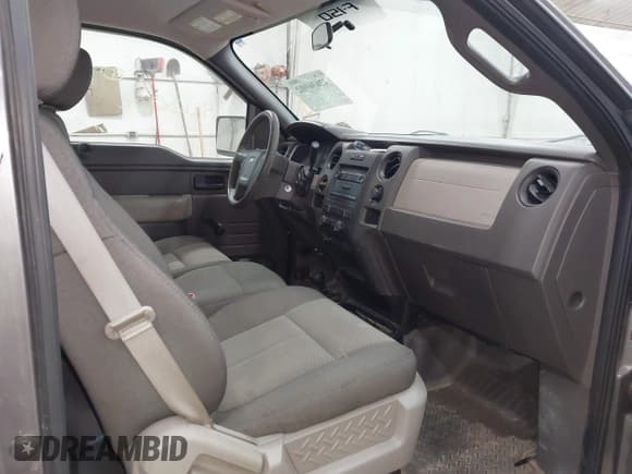 ✅ 2010 Ford F-150 XL • VIN: 1FTMF1EW9AKA57175 • Lot: 42636902. Listed on IAAI with 85,165 mi. Free auction sales archive from the USA and detailed vehicle history report at DreamBid. Image 5.