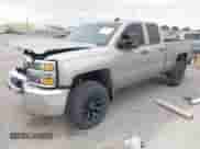 2017 Chevrolet Silverado 2500HD Work Truck z VIN 1GC2KUEG6HZ364639, wystawiony jako IAAI lot #40931157 z przebiegiem 231 343 mil mil oraz . Historia ofert i sprzedaży dostępna na DreamBid. Obrazek 2.