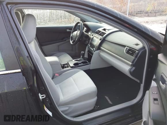 ✅ 2012 Toyota Camry LE • VIN: 4T4BF1FK5CR225938 • Lot: 43731998. Wystawiony na IAAI z przebiegiem 88 113 mil. Bezpłatny archiwum sprzedaży aukcyjnych z USA i szczegółowy raport historii pojazdu na DreamBid. Zdjęcie 5.