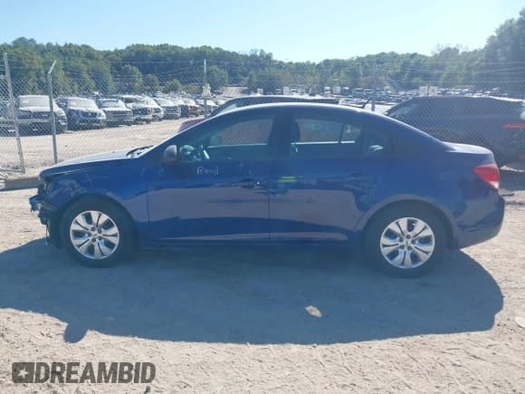 ✅ 2013 Chevrolet Cruze LS • VIN: 1G1PA5SH7D7185147 • Lot: 43296228. Listed on IAAI with 127,952 mi. Free auction sales archive from the USA and detailed vehicle history report at DreamBid. Image 15.