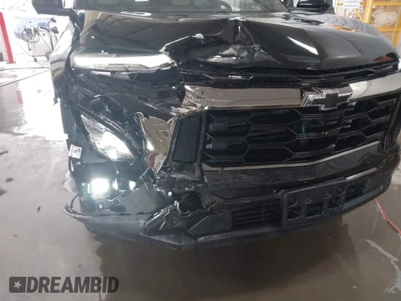 ✅ 2025 Chevrolet Equinox AWD ACTIV • VIN: 3GNAXSEG0SL222391 • Lot: 43069224. Wystawiony na IAAI z przebiegiem 12 100 mil. Bezpłatny archiwum sprzedaży aukcyjnych z USA i szczegółowy raport historii pojazdu na DreamBid. Zdjęcie 6.