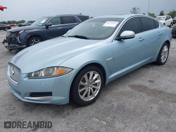 ✅ 2013 Jaguar XF RWD • VIN: SAJWA0ES9DPS63541 • Lot: 42429154. Wystawiony na IAAI z przebiegiem Nie podano. Bezpłatny archiwum sprzedaży aukcyjnych z USA i szczegółowy raport historii pojazdu na DreamBid. Zdjęcie 2.