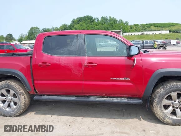 ✅ 2017 Toyota Tacoma SR5 • VIN: 3TMCZ5AN5HM066093 • Lot: 42370102. Listed on IAAI with 115,327 mi. Free auction sales archive from the USA and detailed vehicle history report at DreamBid. Image 13.