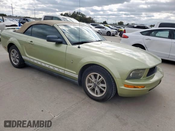 ✅ 2005 Ford Mustang Deluxe • VIN: 1ZVFT84N355203073 • Lot: 85392945. Listed on Copart with 189,860 mi. Free auction sales archive from the USA and detailed vehicle history report at DreamBid. Image 4.