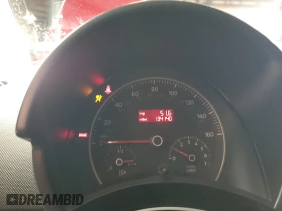 ✅ 2009 Volkswagen Beetle S • VIN: 3VWPW31C79M501773 • Lot: 86998555. Wystawiony na Copart z przebiegiem 134 140 mil. Bezpłatny archiwum sprzedaży aukcyjnych z USA i szczegółowy raport historii pojazdu na DreamBid. Zdjęcie 9.