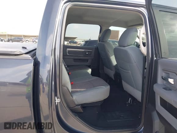 ✅ 2019 Ram 1500 Warlock • VIN: 1C6RR6LT9KS546056 • Лот: 42758219. Опубликован ранее на IAAI с пробегом 95 324 миль. Бесплатный доступ к архиву аукционных продаж из США и подробный отчёт об истории автомобиля на DreamBid. Изображение 8.