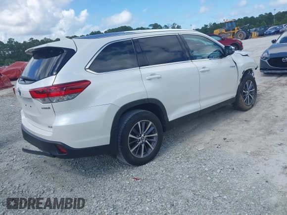 ✅ 2019 Toyota Highlander Hybrid XLE • VIN: 5TDJGRFH2KS074506 • Лот: 42684289. Опубликован ранее на IAAI с пробегом 32 785 миль. Бесплатный доступ к архиву аукционных продаж из США и подробный отчёт об истории автомобиля на DreamBid. Изображение 4.