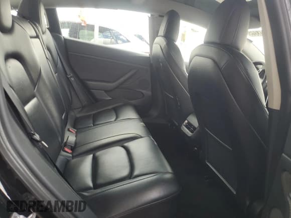 ✅ 2022 Tesla Model 3 • VIN: 5YJ3E1EA6NF287553 • Lot: 57831325. Wystawiony na Copart z przebiegiem 131 113 mil. Bezpłatny archiwum sprzedaży aukcyjnych z USA i szczegółowy raport historii pojazdu na DreamBid. Zdjęcie 10.