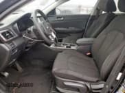 ✅ 2018 Kia Optima S • VIN: 5XXGT4L33JG268771 • Лот: 45907875. Опубликован ранее на Copart с пробегом 92 735 миль. Бесплатный доступ к архиву аукционных продаж из США и подробный отчёт об истории автомобиля на DreamBid. Изображение 7.