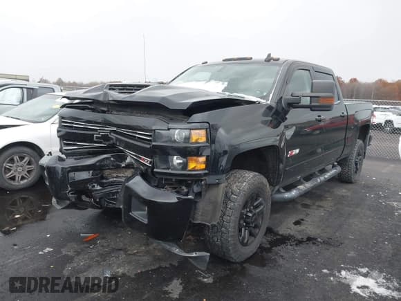 ✅ 2018 Chevrolet Silverado 2500HD LT • VIN: 1GC1KVEY3JF167817 • Lot: 43658097. Listed on IAAI with 106,039 mi. Free auction sales archive from the USA and detailed vehicle history report at DreamBid. Image 17.