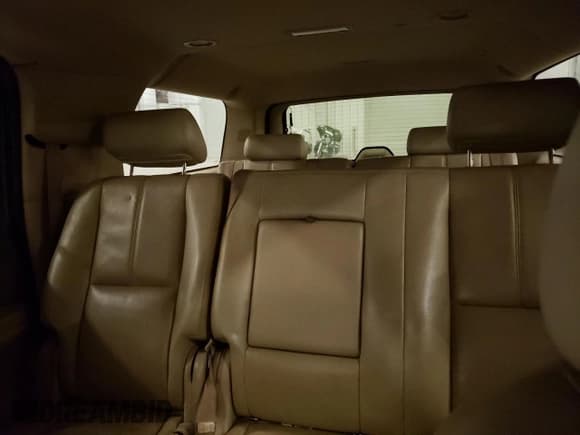 ✅ 2010 GMC Yukon XL SLT • VIN: 1GKUKKE33AR125747 • Lot: 49745635. Wystawiony na Copart z przebiegiem 250 743 mil. Bezpłatny archiwum sprzedaży aukcyjnych z USA i szczegółowy raport historii pojazdu na DreamBid. Zdjęcie 10.