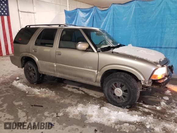 ✅ 2000 GMC Jimmy SLE Convenience • VIN: 1GKDT13W1Y2332452 • Lot: 42083315. Wystawiony na Copart z przebiegiem 178 934 mil. Bezpłatny archiwum sprzedaży aukcyjnych z USA i szczegółowy raport historii pojazdu na DreamBid. Zdjęcie 4.