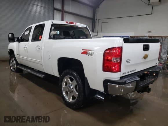 ✅ 2013 Chevrolet Silverado 2500HD LTZ • VIN: 1GC1KYE89DF208618 • Lot: 78528364. Wystawiony na Copart z przebiegiem 138 298 mil. Bezpłatny archiwum sprzedaży aukcyjnych z USA i szczegółowy raport historii pojazdu na DreamBid. Zdjęcie 2.
