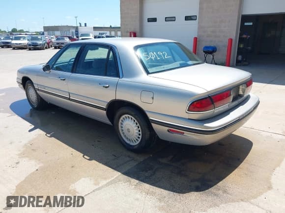 ✅ 1998 Buick LeSabre Custom • VIN: 1G4HP52K0WH452871 • Lot: 42750192. Wystawiony na IAAI z przebiegiem 113 218 mil. Bezpłatny archiwum sprzedaży aukcyjnych z USA i szczegółowy raport historii pojazdu na DreamBid. Zdjęcie 3.