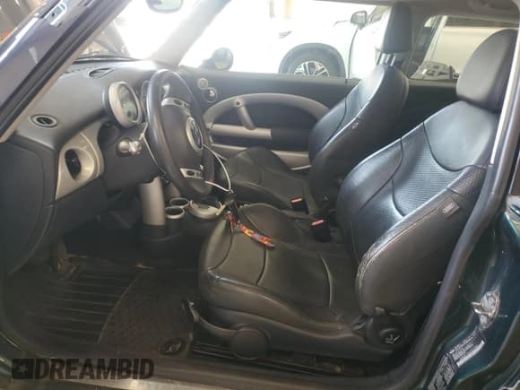 ✅ 2003 MINI Hardtop • VIN: WMWRC33463TE17964 • Lot: 67010715. Listed on Copart with 88,753 mi. Free auction sales archive from the USA and detailed vehicle history report at DreamBid. Image 7.