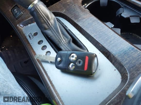 ✅ 2011 Acura MDX • VIN: 2HNYD2H26BH545198 • Lot: 41337887. Listed on IAAI with 219,743 mi. Free auction sales archive from the USA and detailed vehicle history report at DreamBid. Image 11.