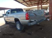 ✅ 2003 Chevrolet Silverado 2500HD LS • VIN: 1GCHC29U13E353706 • Lot: 42398034. Wystawiony na IAAI z przebiegiem 205 065 mil. Bezpłatny archiwum sprzedaży aukcyjnych z USA i szczegółowy raport historii pojazdu na DreamBid. Zdjęcie 3.