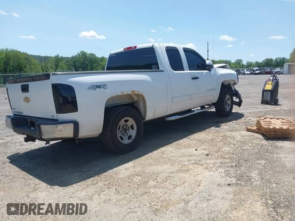 ✅ 2011 Chevrolet Silverado 1500 LS • VIN: 1GCRKREAXBZ313160 • Lot: 42382032. Wystawiony na IAAI z przebiegiem 124 932 mil mil. Skorzystaj z bezpłatnego archiwum sprzedaży aukcyjnych z USA i zobacz szczegółowy raport historii pojazdu na DreamBid. Zdjęcie 4.