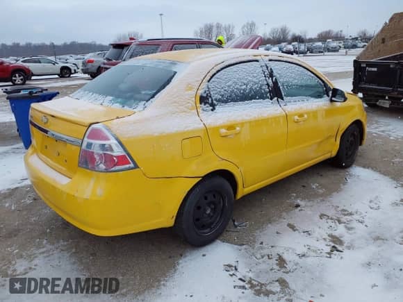 2011 Chevrolet Aveo 1LT z VIN KL1TD5DE2BB124564, wystawiony jako IAAI lot #41388512 z przebiegiem 109 833 mil mil oraz . Historia ofert i sprzedaży dostępna na DreamBid. Obrazek 4.