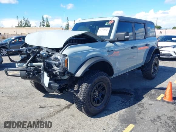 ✅ 2022 Ford Bronco • VIN: 1FMEE5DP1NLB51765 • Lot: 41792547. Listed on IAAI with 24,666 mi. Free auction sales archive from the USA and detailed vehicle history report at DreamBid. Image 17.