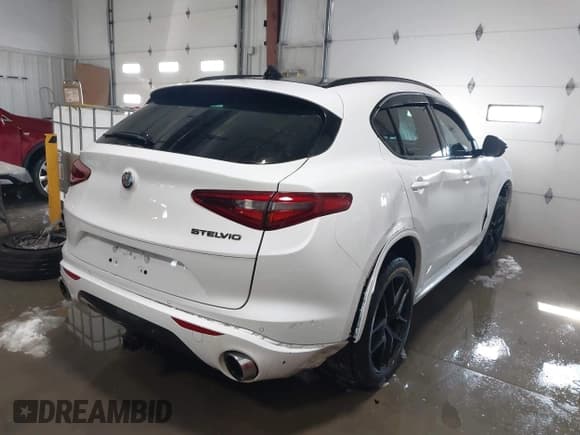 ✅ 2021 Alfa Romeo Stelvio • VIN: ZASPAJAN8M7D15239 • Лот: 41574926. Опубликован ранее на IAAI с пробегом 21 723 миль. Бесплатный доступ к архиву аукционных продаж из США и подробный отчёт об истории автомобиля на DreamBid. Изображение 4.