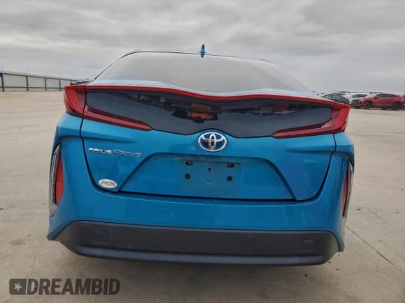✅ 2019 Toyota Prius Premium • VIN: JTDKARFP4K3105463 • Lot: 94801345. Listed on Copart with 112,870 mi. Free auction sales archive from the USA and detailed vehicle history report at DreamBid. Image 6.