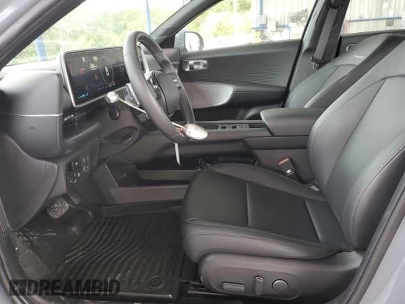 ✅ 2025 Hyundai Ioniq 6 SEL • VIN: KMHM34AA1SA098049 • Lot: 85355775. Listed on Copart with 5,976 mi. Free auction sales archive from the USA and detailed vehicle history report at DreamBid. Image 7.