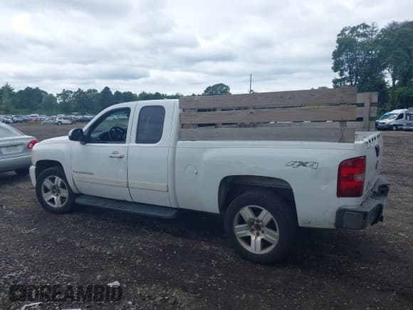✅ 2007 Chevrolet Silverado 1500 1LT • VIN: 1GCEK19087Z563778 • Lot: 43032881. Listed on IAAI with 286,737 mi. Free auction sales archive from the USA and detailed vehicle history report at DreamBid. Image 14.