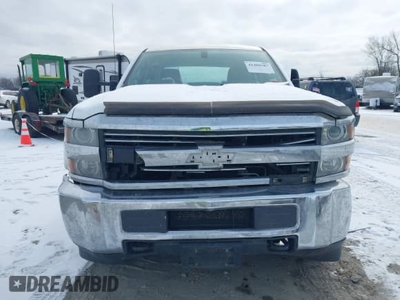 ✅ 2015 Chevrolet Silverado 2500HD Work Truck • VIN: 1GC1KUEG6FF141981 • Лот: 41480387. Опубликован ранее на IAAI с пробегом 267 557 миль. Бесплатный доступ к архиву аукционных продаж из США и подробный отчёт об истории автомобиля на DreamBid. Изображение 6.