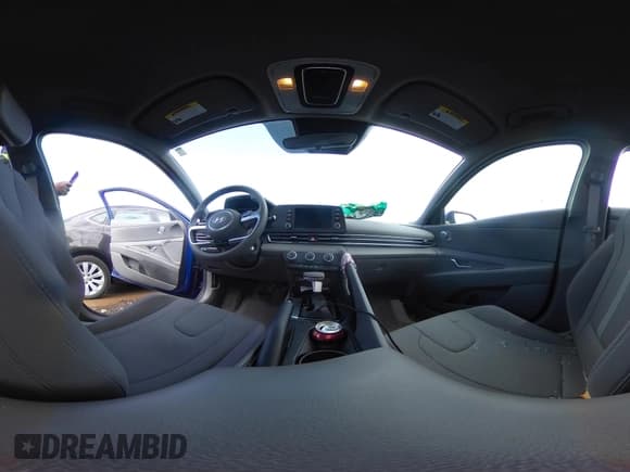 ✅ 2024 Hyundai Elantra SE • VIN: KMHLL4DG8RU782505 • Lot: 41934014. Listed on IAAI with 21,137 mi. Free auction sales archive from the USA and detailed vehicle history report at DreamBid. Image 18.