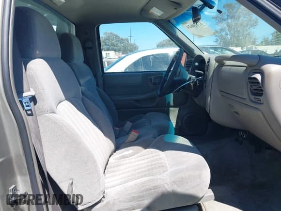 ✅ 2001 Chevrolet S-10 • VIN: 1GCCS14W018223802 • Lot: 42826624. Listed on IAAI with 160,841 mi. Free auction sales archive from the USA and detailed vehicle history report at DreamBid. Image 8.